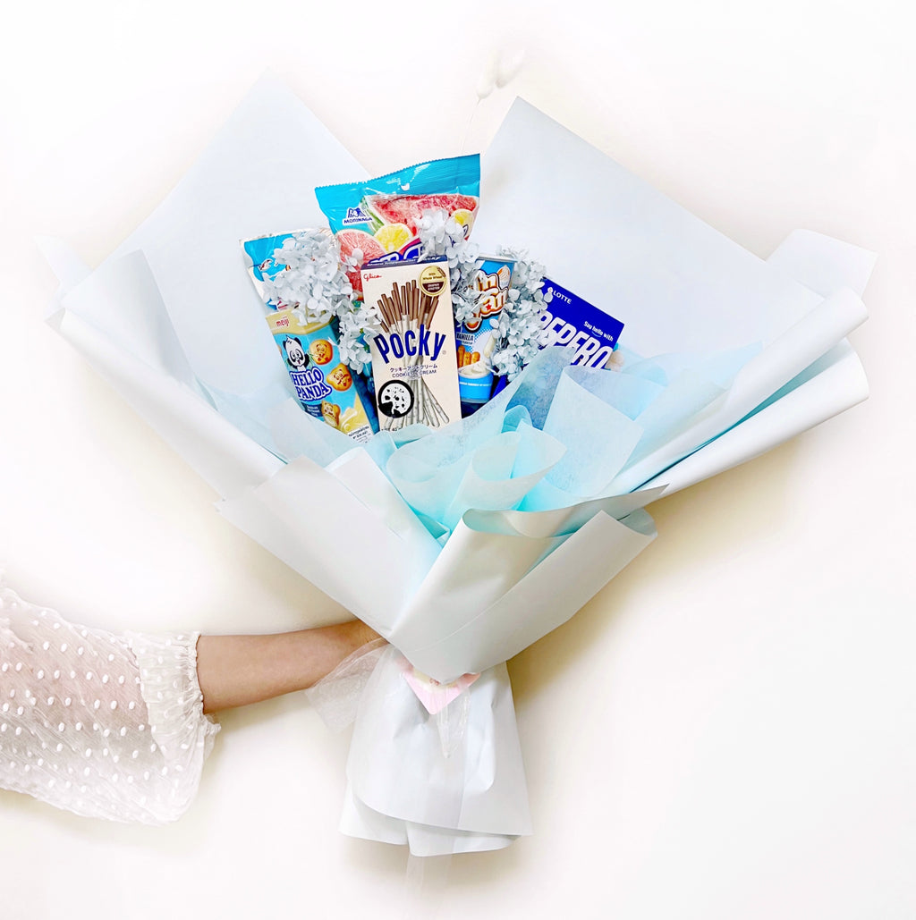 Bloomin Blue YAY Snack Bouquet